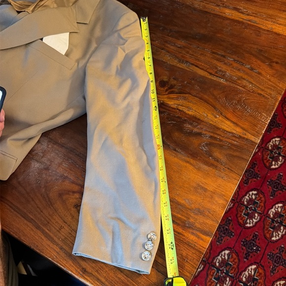 Eldridge suit - Picture 12 of 12